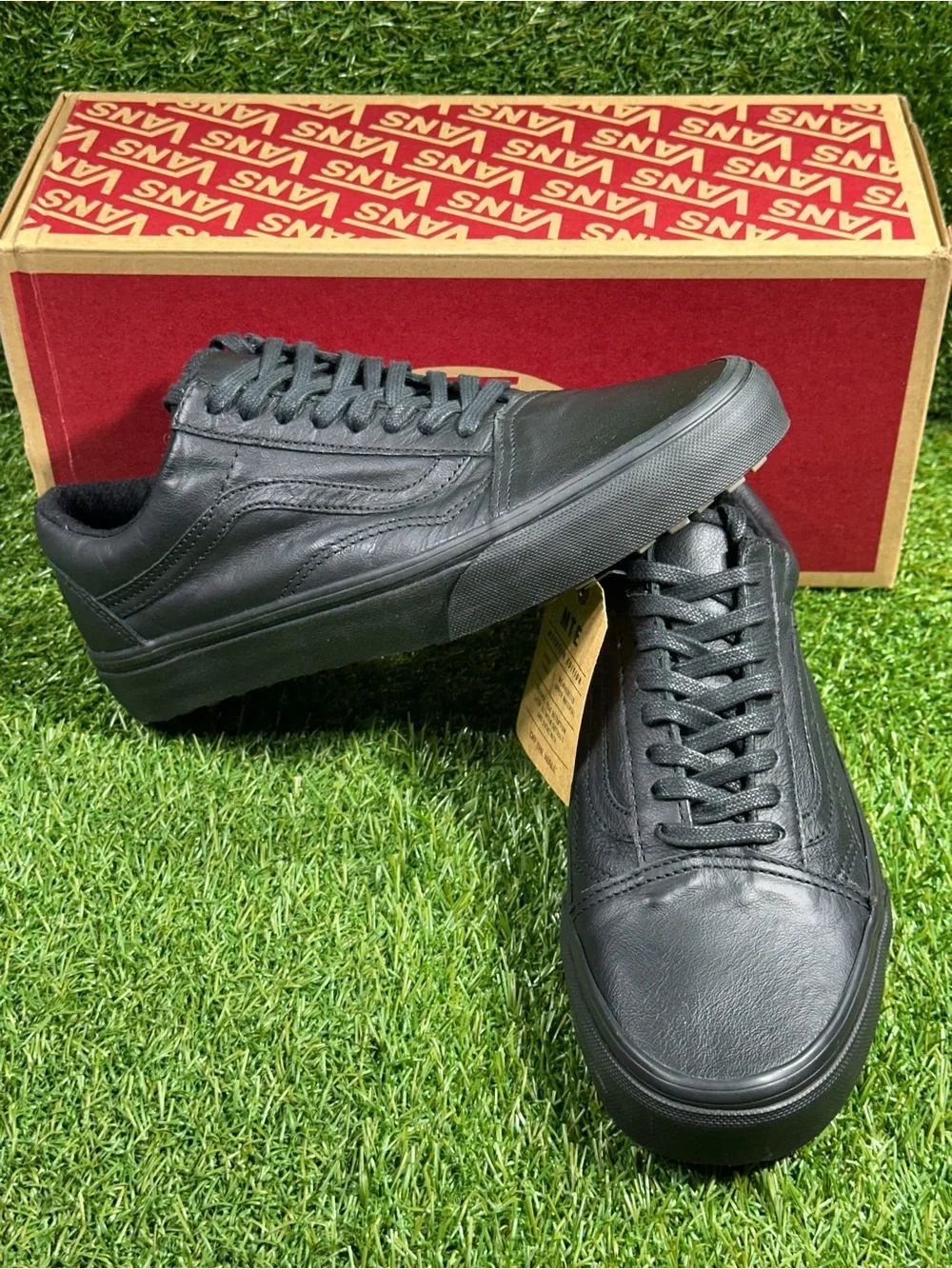 Vans Old Skool MTE Black Leather, Men’s 7/ Women’s 8.5 , VN000ZDKGZH